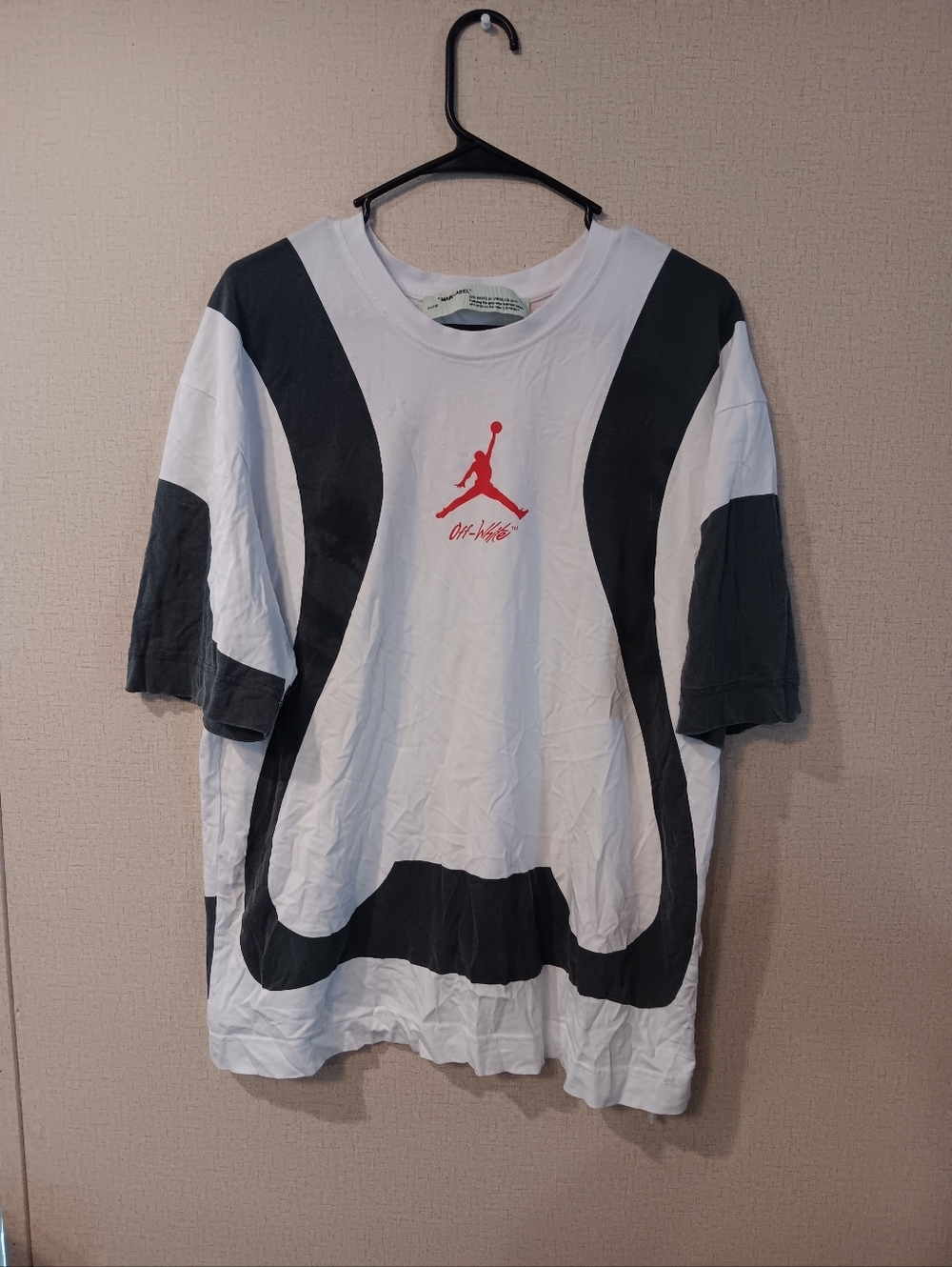 Off-White White Black Short Sleeve Graphic Tee with Red Logo